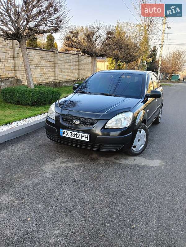 Хетчбек Kia Rio 2006 в Харкові фото Хетчбек Kia Rio 2006 в Харкові