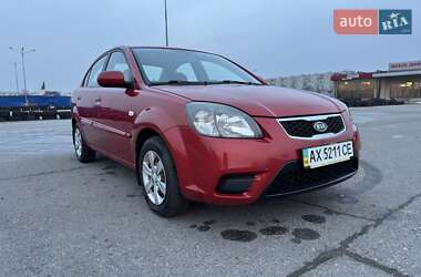 Седан Kia Rio 2010 в Харькове