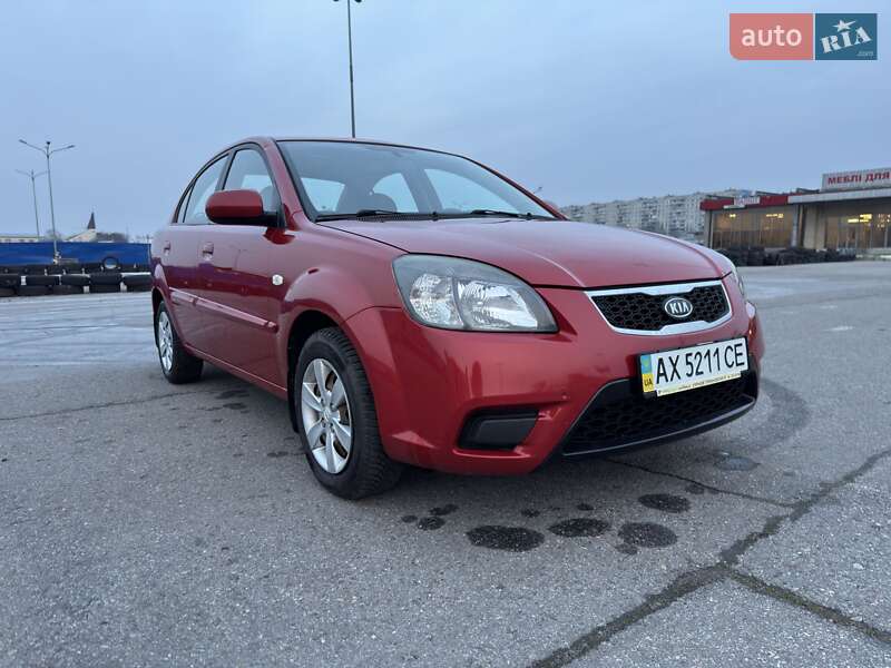 Kia Rio 2010 Kia Rio 2010