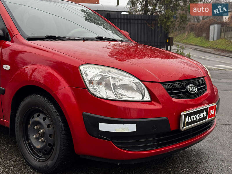 Хэтчбек Kia Rio 2008 в Киеве