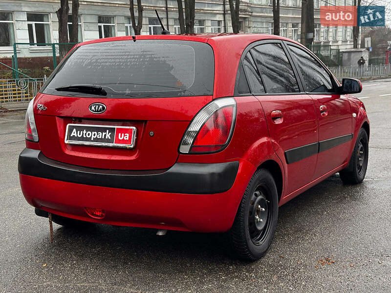 Хэтчбек Kia Rio 2008 в Киеве