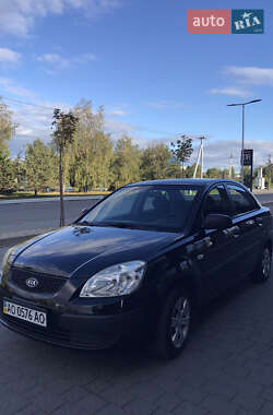 Седан Kia Rio 2008 в Ужгороде