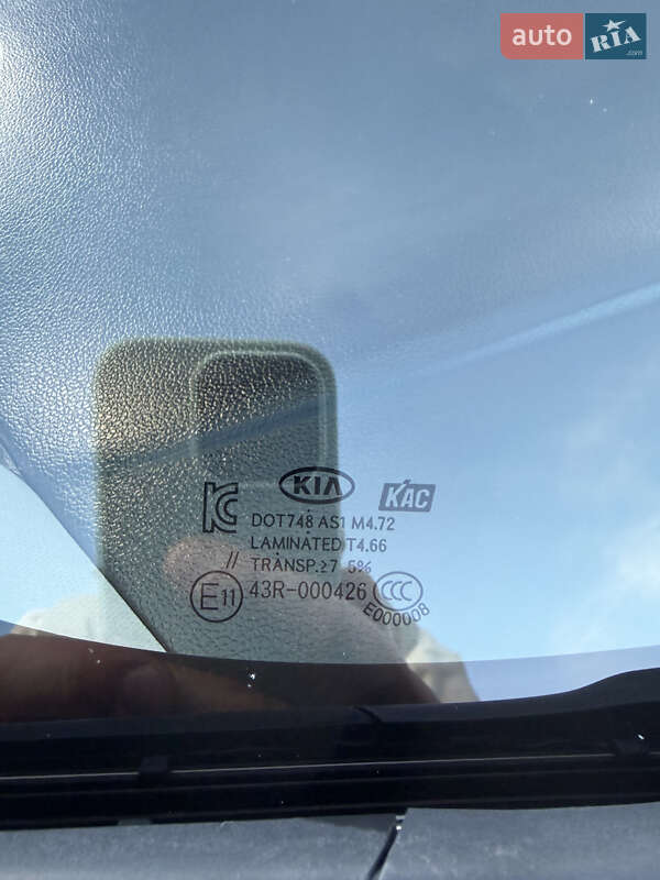 Седан Kia Rio 2016 в Кривом Роге