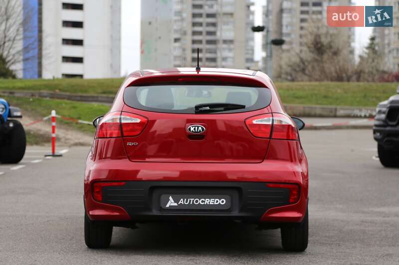 Хэтчбек Kia Rio 2016 в Киеве