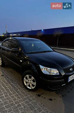 Седан Kia Rio 2009 в Умани