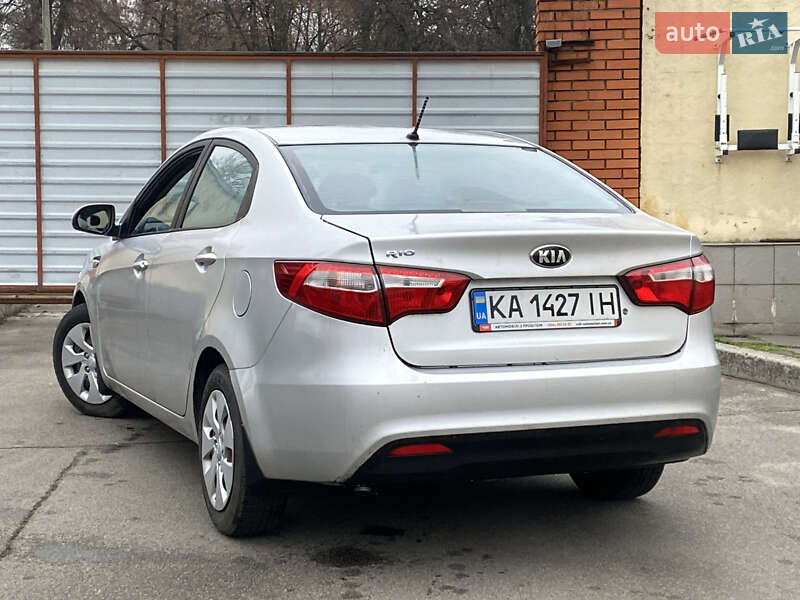 Седан Kia Rio 2014 в Києві