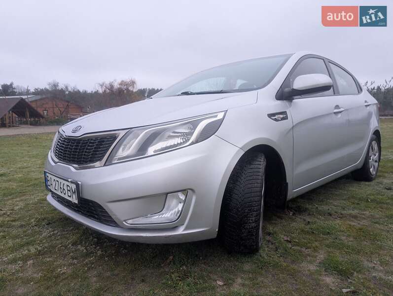 Седан Kia Rio 2012 в Гайвороне