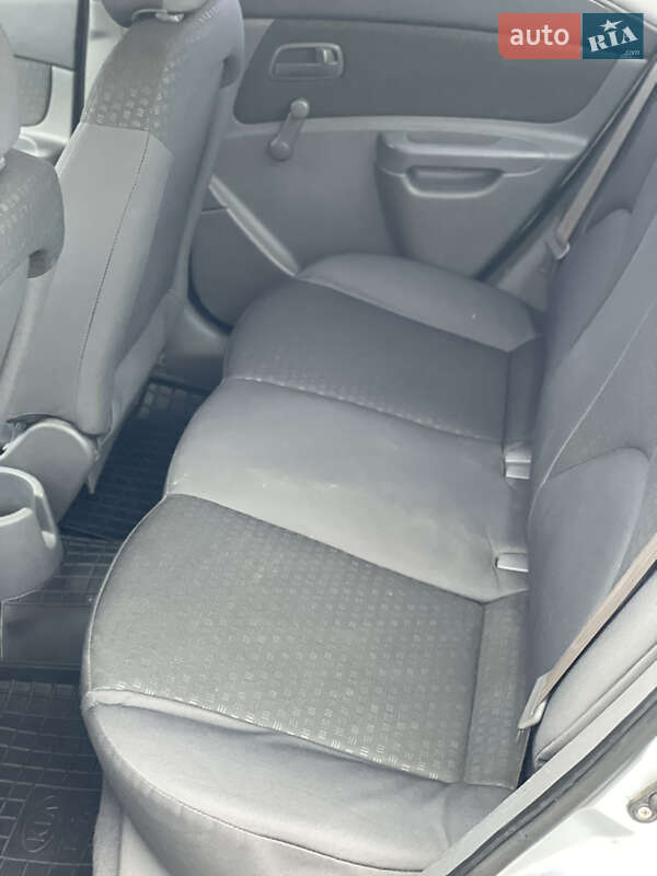 Седан Kia Rio 2007 в Киеве