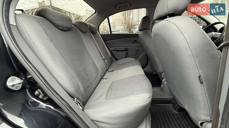 Седан Kia Rio 2011 в Бердичеве