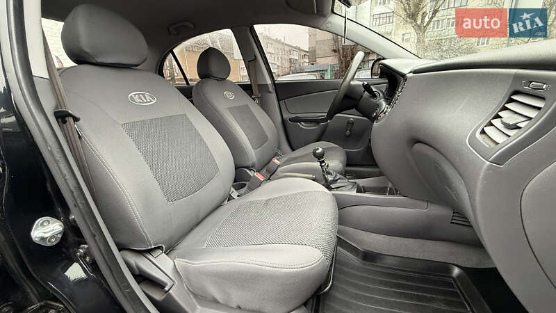 Седан Kia Rio 2011 в Бердичеве