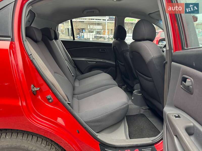 Хэтчбек Kia Rio 2006 в Днепре