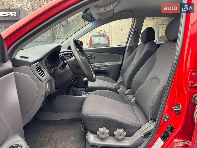 Хэтчбек Kia Rio 2006 в Днепре