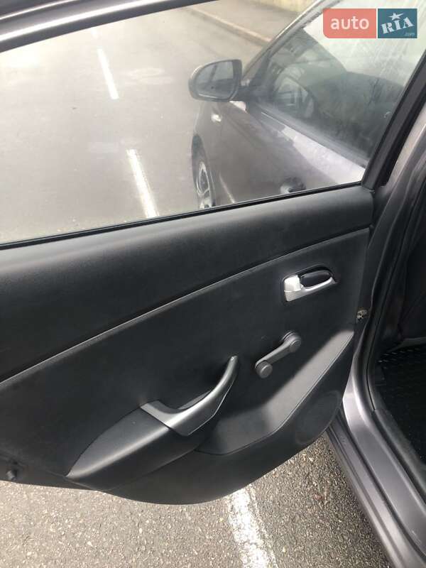 Седан Kia Rio 2013 в Ровно