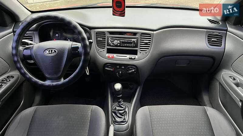 Седан Kia Rio 2008 в Одессе