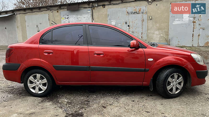 Седан Kia Rio 2008 в Одессе