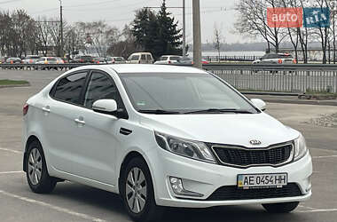 Седан Kia Rio 2013 в Днепре