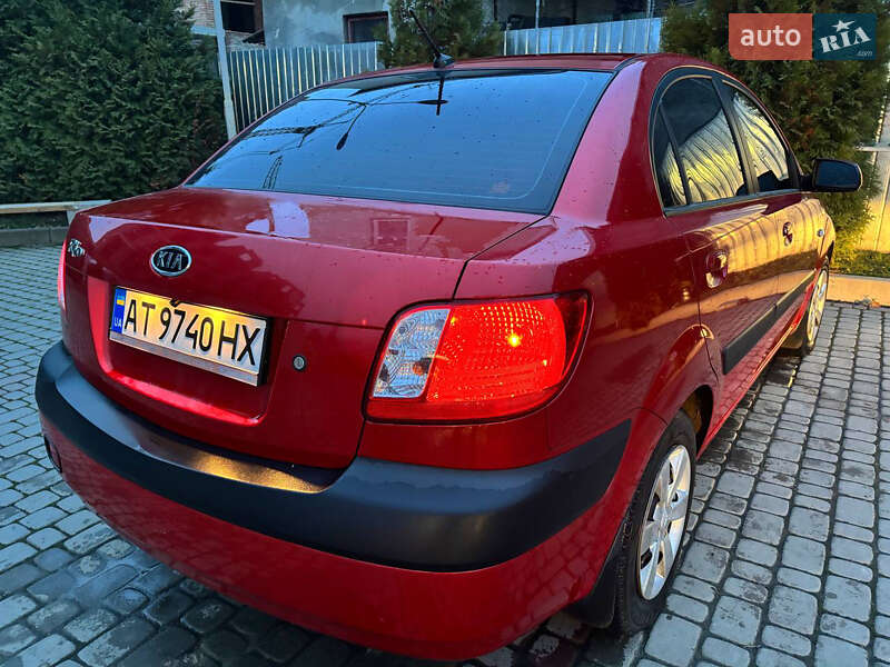 Седан Kia Rio 2008 в Івано-Франківську