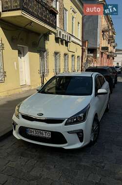 Седан Kia Rio 2018 в Одессе