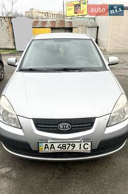 Хэтчбек Kia Rio 2008 в Киеве
