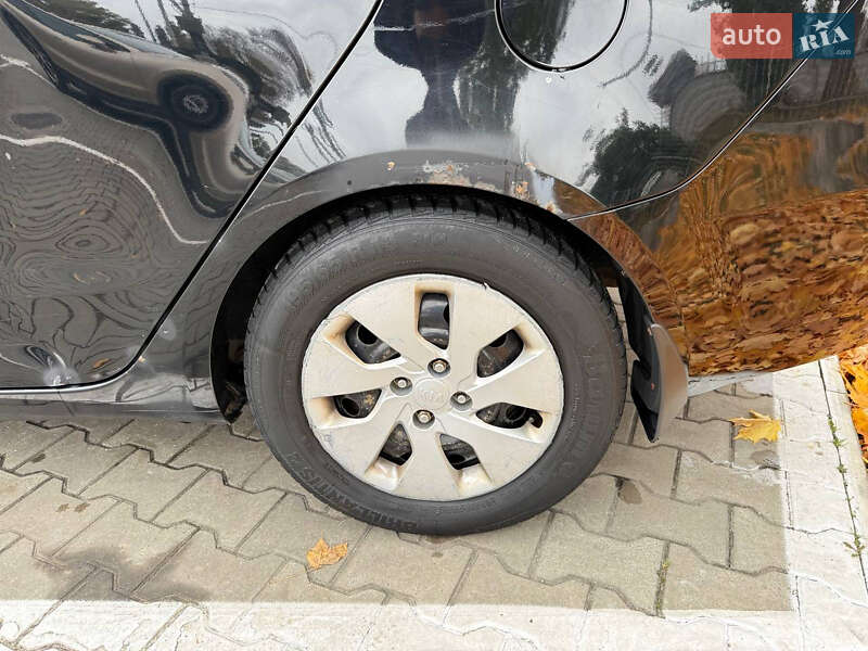 Kia Rio 2012 Kia Rio 2012