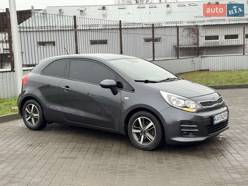 Хэтчбек Kia Rio 2016 в Киеве