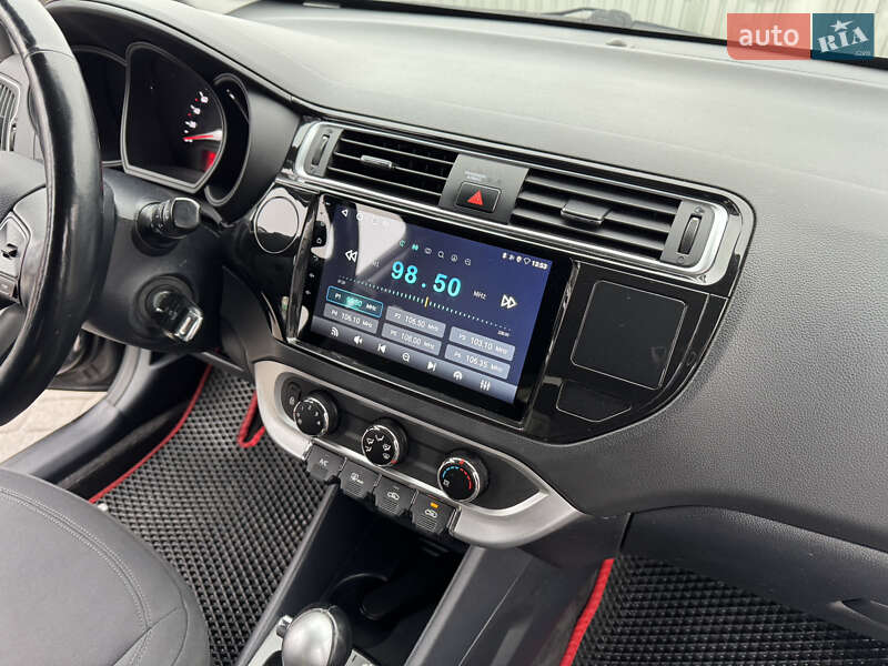 Хэтчбек Kia Rio 2016 в Киеве