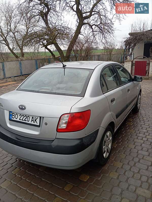 Седан Kia Rio 2008 в Тернополе