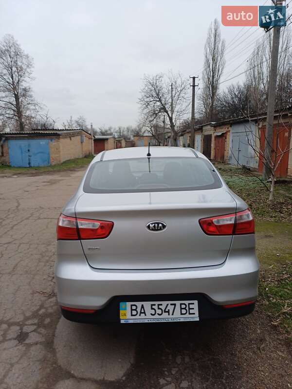 Седан Kia Rio 2015 в Кропивницькому