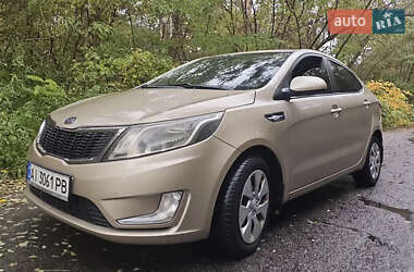 Седан Kia Rio 2012 в Чернигове