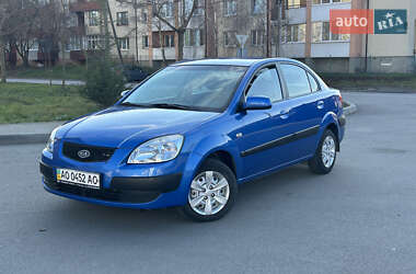 Седан Kia Rio 2009 в Мукачево