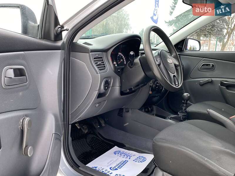 Седан Kia Rio 2011 в Львові фото 9 Седан Kia Rio 2011 в Львові