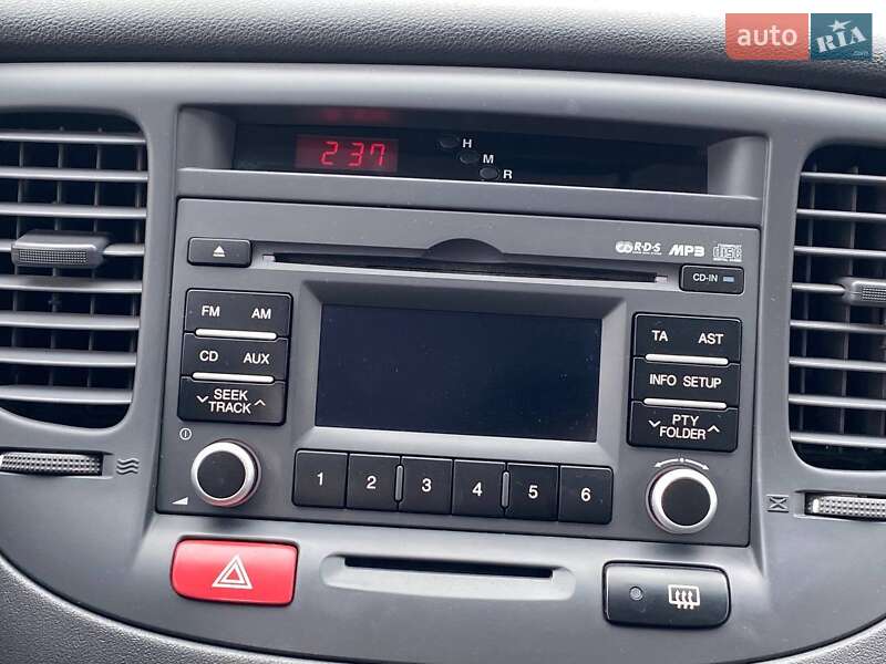 Седан Kia Rio 2011 в Львові фото 18 Седан Kia Rio 2011 в Львові