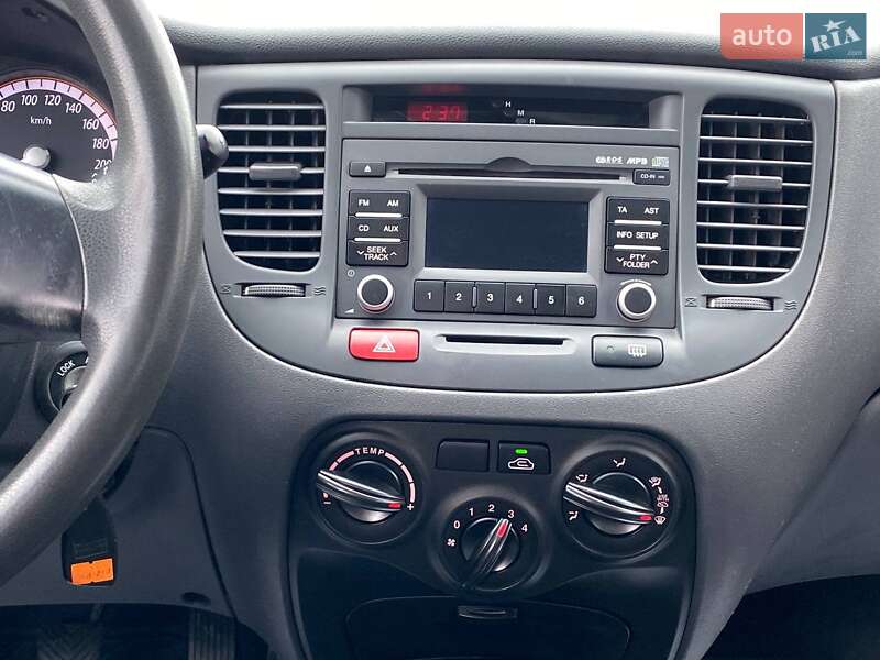 Седан Kia Rio 2011 в Львові фото 20 Седан Kia Rio 2011 в Львові