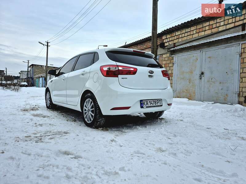 Хэтчбек Kia Rio 2013 в Киеве