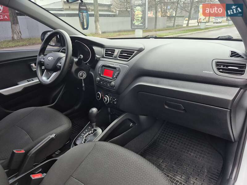 Хэтчбек Kia Rio 2013 в Киеве