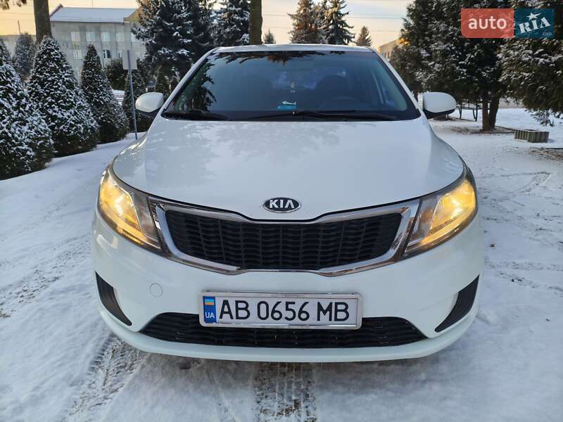 Седан Kia Rio 2013 в Калиновке