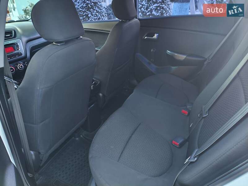 Седан Kia Rio 2013 в Калиновке