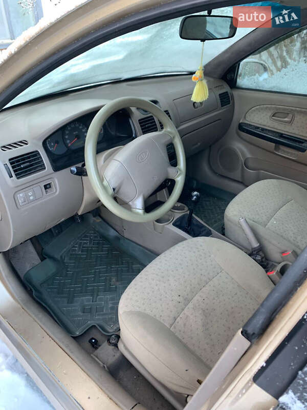 Універсал Kia Rio 2004 в Високому фото 7 Універсал Kia Rio 2004 в Високому