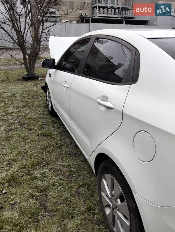 Седан Kia Rio 2014 в Николаеве
