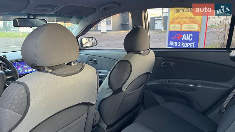 Седан Kia Rio 2006 в Николаеве