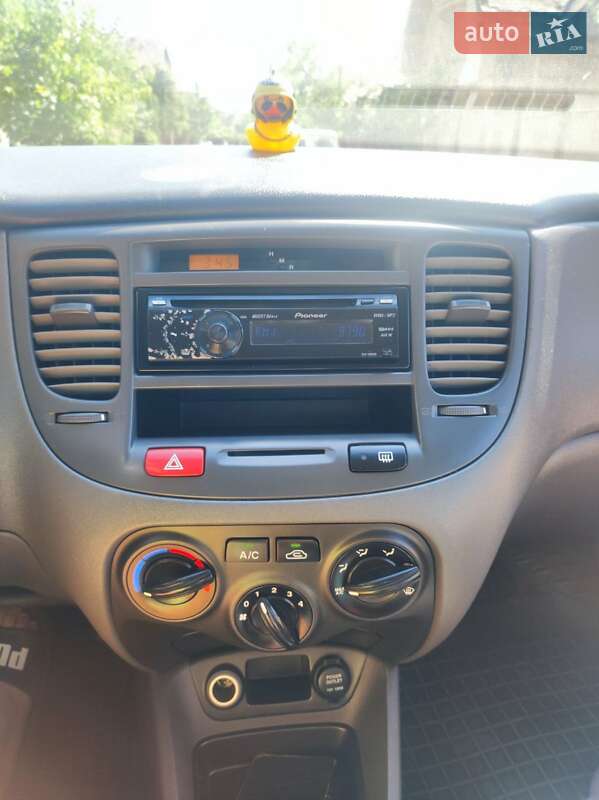 Хетчбек Kia Rio 2008 в Києві