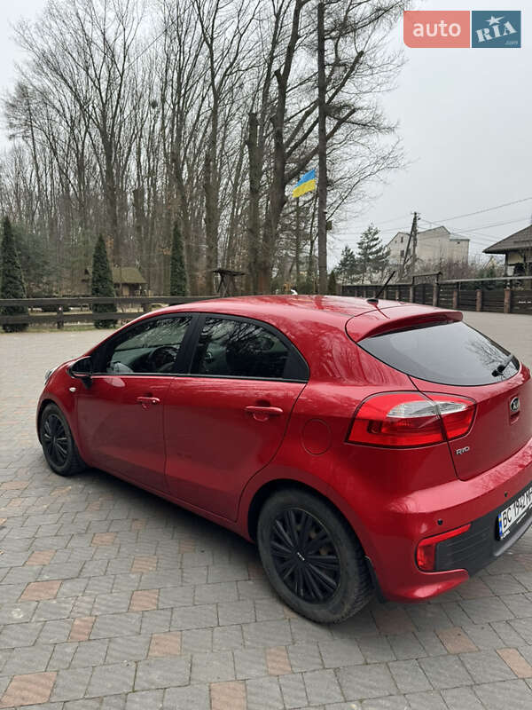 Хетчбек Kia Rio 2015 в Львові