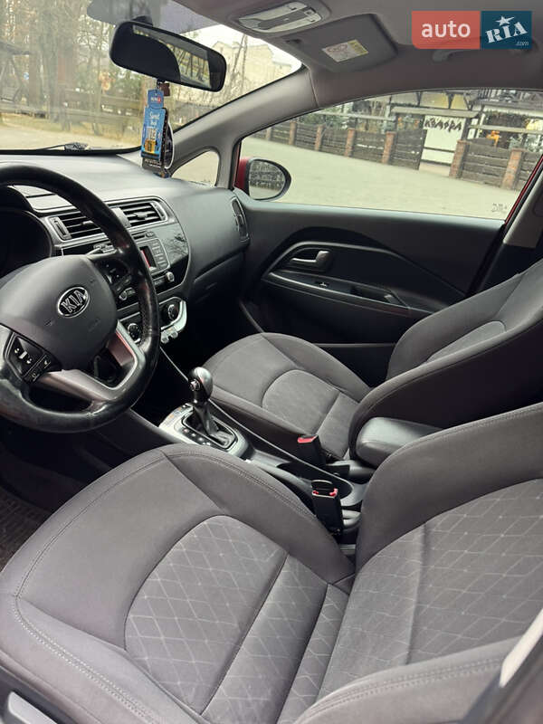 Хетчбек Kia Rio 2015 в Львові