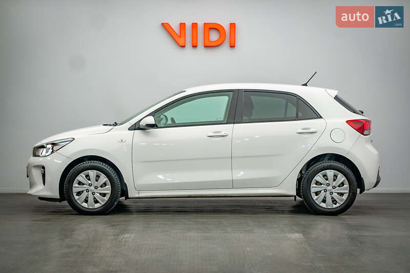Хэтчбек Kia Rio 2017 в Киеве
