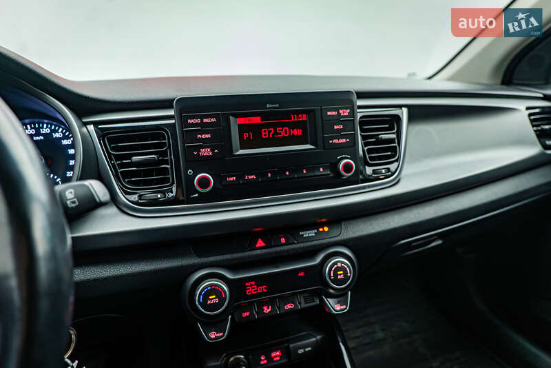 Хэтчбек Kia Rio 2017 в Киеве