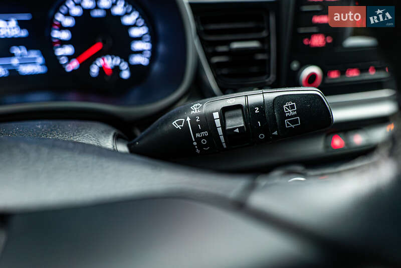 Хэтчбек Kia Rio 2017 в Киеве