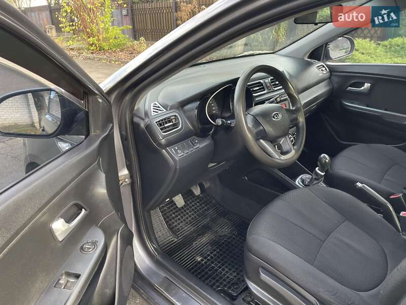 Седан Kia Rio 2012 в Зачепиловке