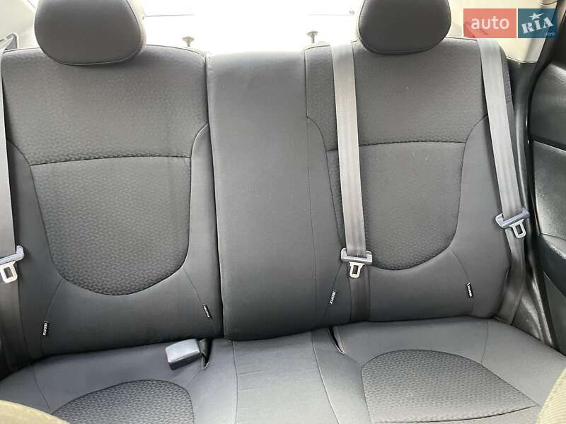 Седан Kia Rio 2012 в Зачепиловке