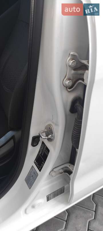 Седан Kia Rio 2012 в Хмельницком