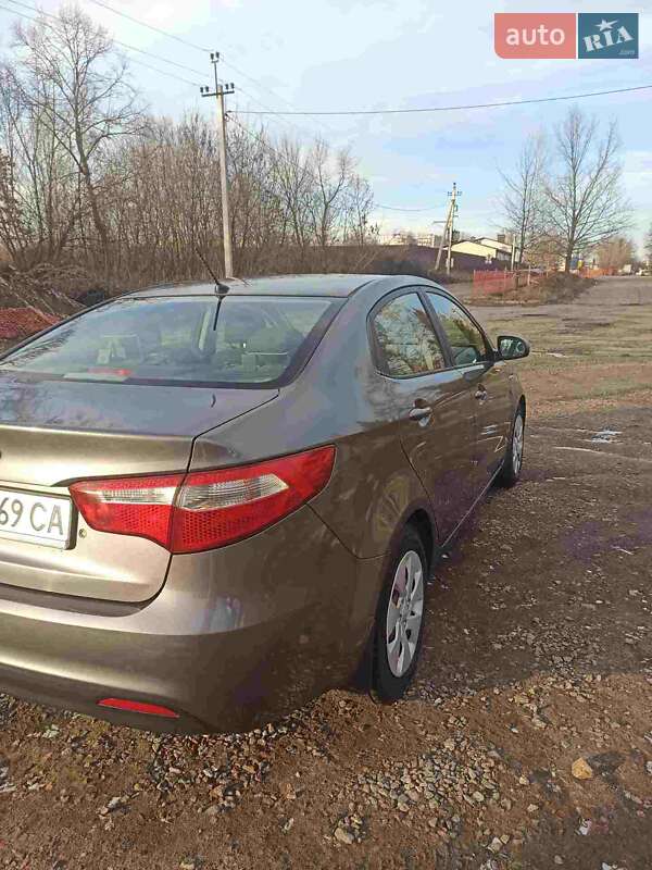 Седан Kia Rio 2013 в Полтаве